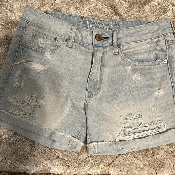 American Eagle Outfitters Light Blue Distressed Denim Shorts - Picture 1 of 4